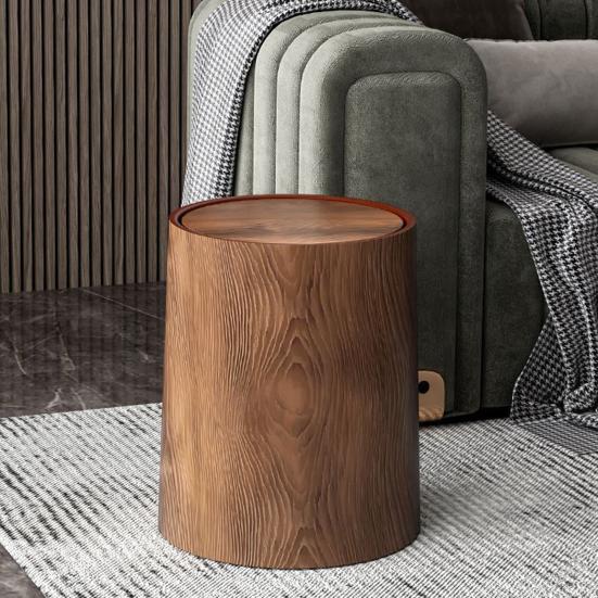 Cubo de basura para baño con diseño de madera y tapa abatible, gran capacidad y diseño giratorio.