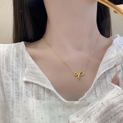 Gold umwickelte Geisterschlangen-Halskette: Luxuriöse Schlüsselbein-Pulloverkette, Elegantes Hochwertiges Design für Damen
