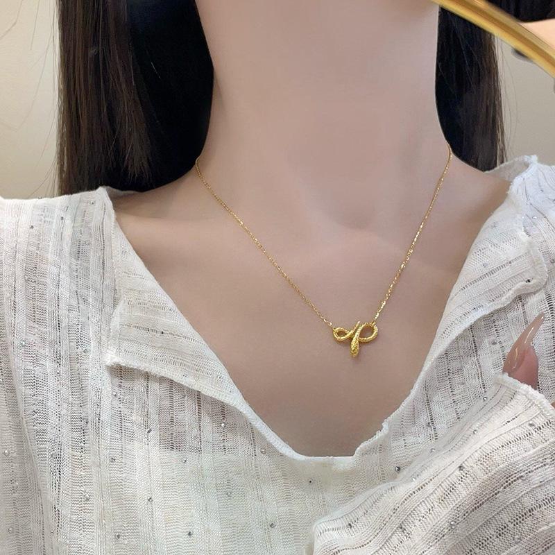 Gold Wrapped Spirit Snake Necklace: Luxury Clavicle Sweater Chain, Elegant High-Grade Design for Women