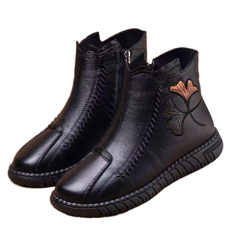 2025 autumn and winter mother cotton shoes Beijing cloth shoes women's velvet thickened cotton boots non-slip soft-soled elderly mother shoes