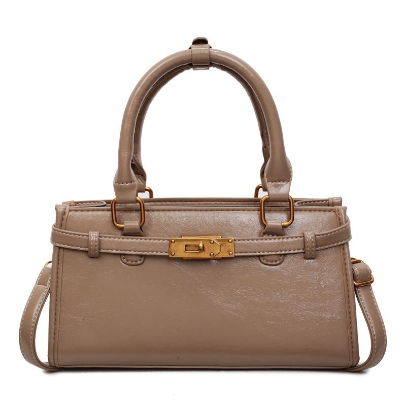 Korean version of simple and versatile niche portable commuter bag women's 2025 autumn and winter new high-end textured messenger tote bag