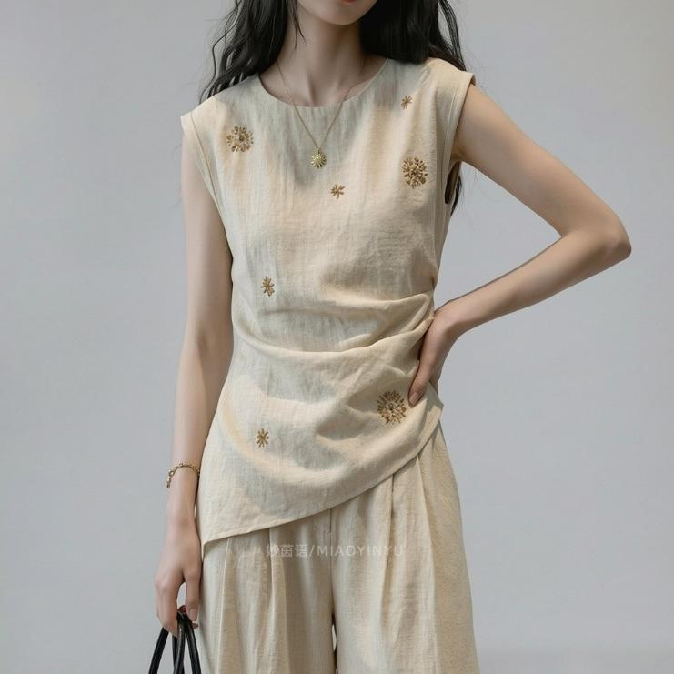Summer new light mature floral embroidered sleeveless tank top, off-white waist-cinching old money style plus-size top