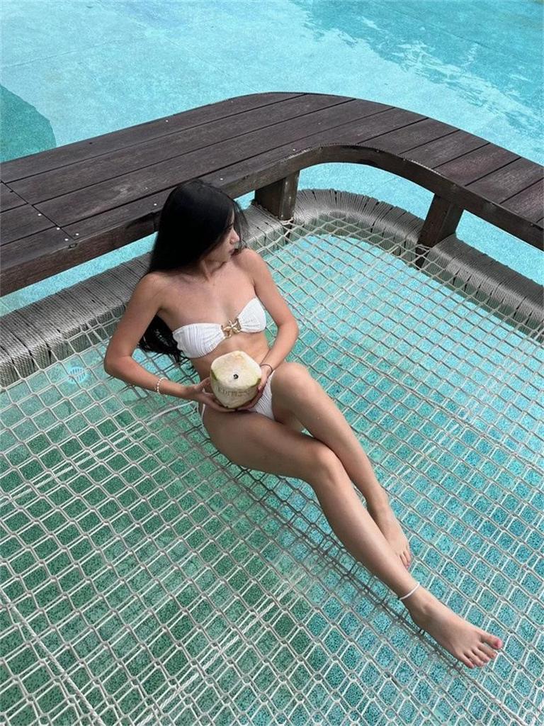 High-End Pure Desire Hot Spring Bikini: Sexy Split Swimsuit for Small Chest, Ins Style Swimwear