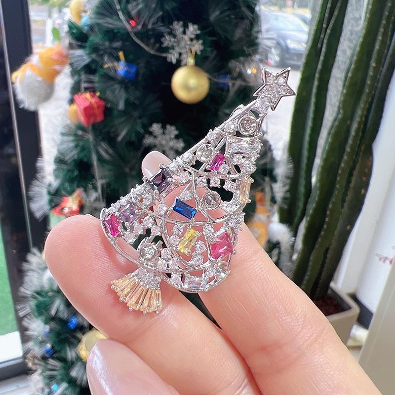 "Colorful Zircon and Pearl Christmas Tree Brooch - Gold-Plated Holiday Pin"