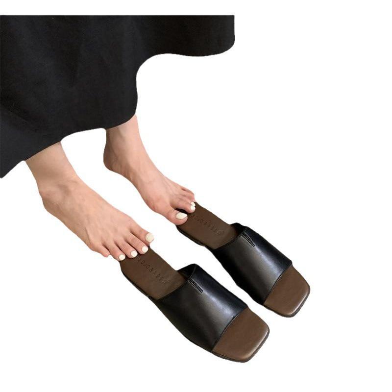 Women's Slippers Women Go Out In Summer To Wear the New Korean Version of the Fairy Seaside Beach Soft Flat One-word Sandals