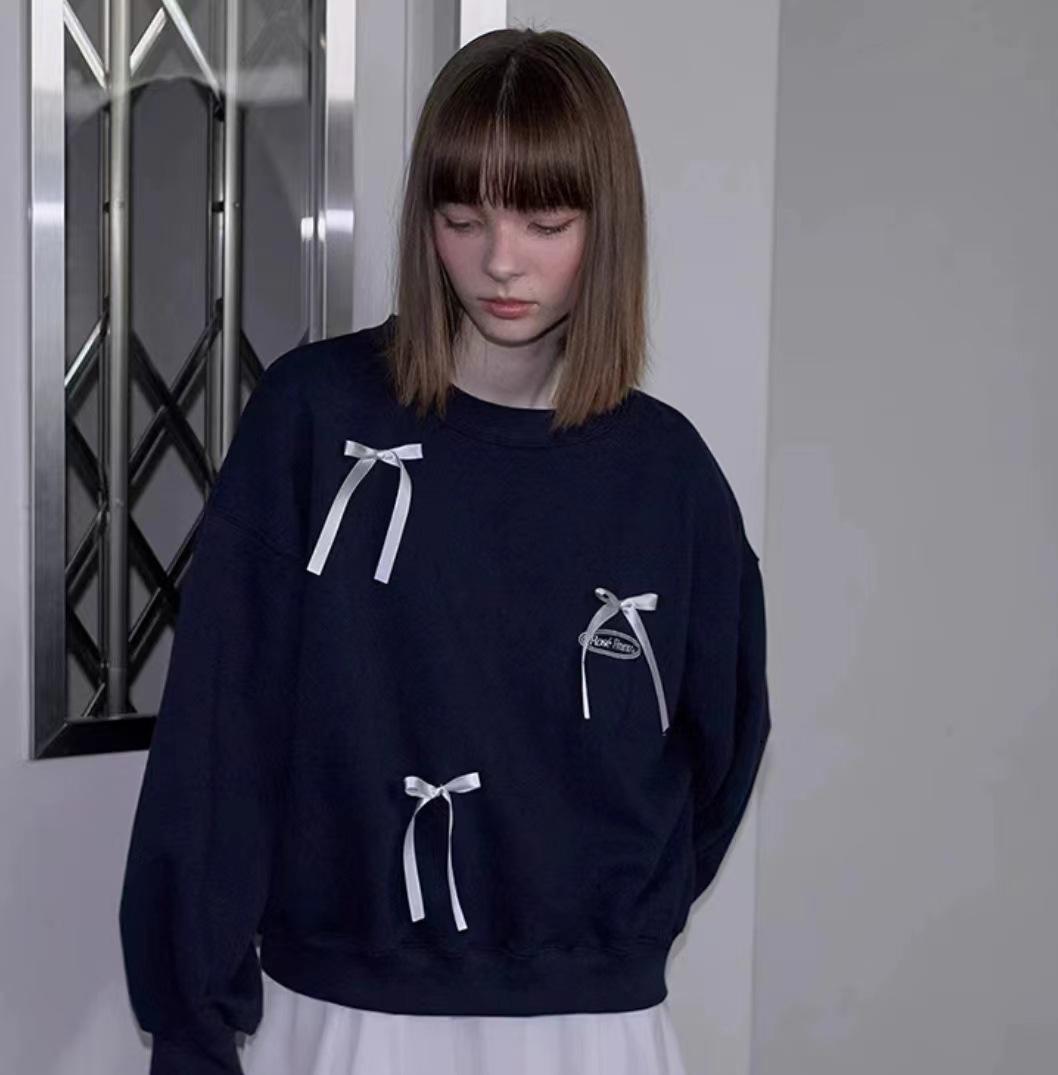 

Korean Trendy Brand Ros*Frantz Bow Round Neck Loose Fit Sweatshirt for Women - Autumn Style One Size