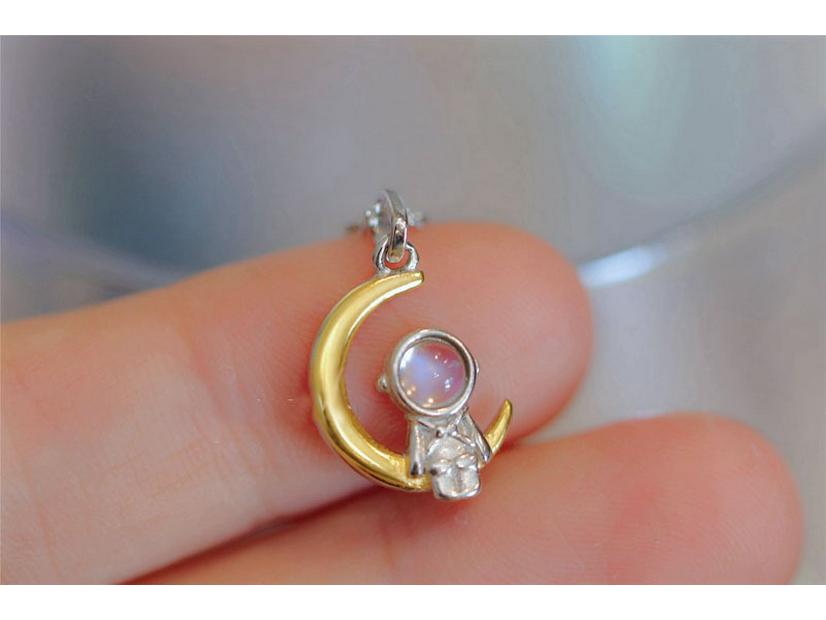 Gold-Plated Sterling Silver Moon Astronaut Necklace - Fashionable, Versatile, Aesthetic Clavicle Chain for Women