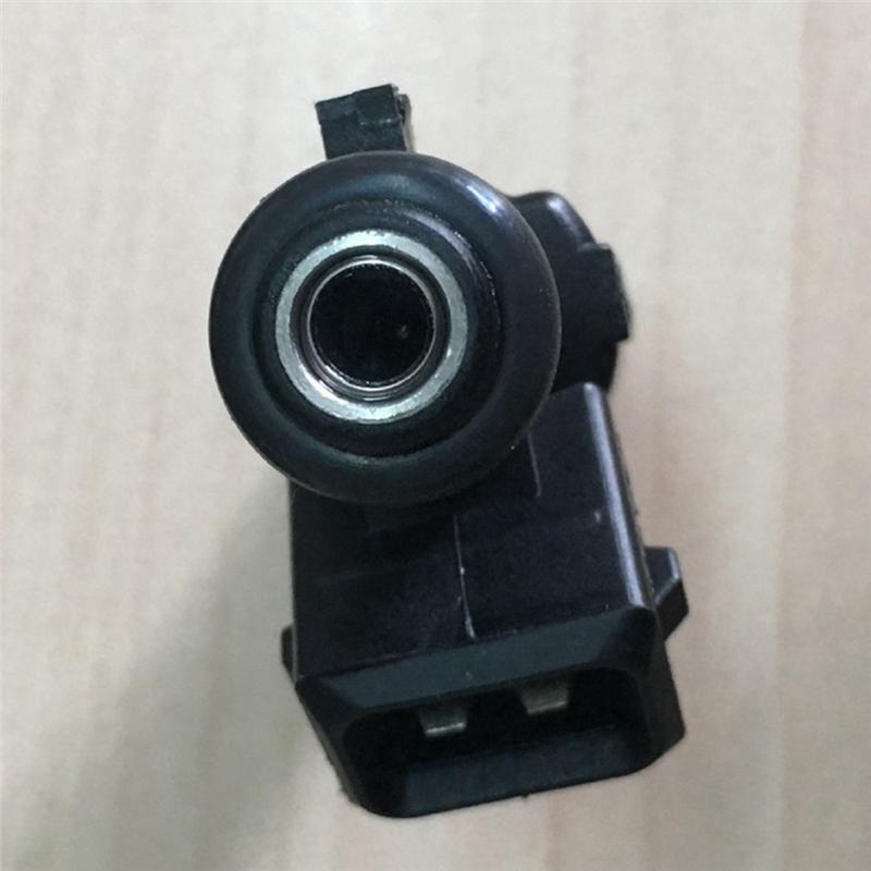 8 st Bränsleinsprutare Biltillbehör För GOLF SAVERIO SPACEFOX VOYAGE CROSSFOX 1.6T 0280156403 032906031R Reservdelar