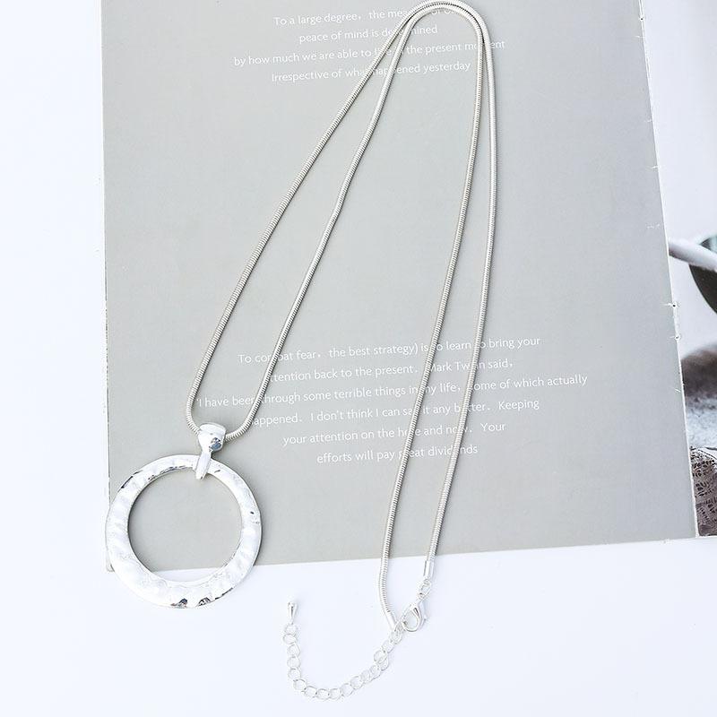 Accessories Premium Alloy Gold Necklace Retro Simple Ladies Pendant Long Chain Sweater Chain
