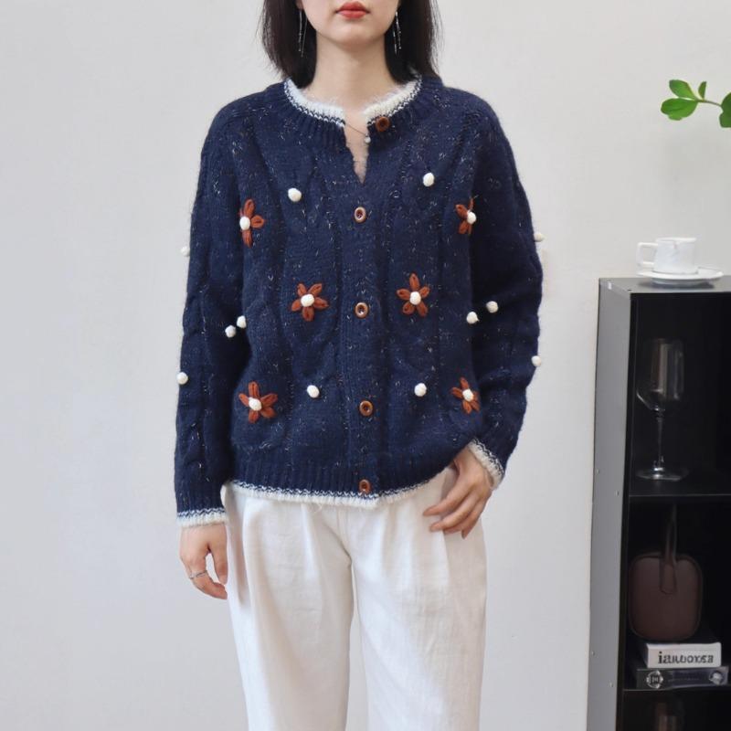Autumn and winter new loose lazy wind knitted cardigan embroidery design gentle wind sweater jacket women