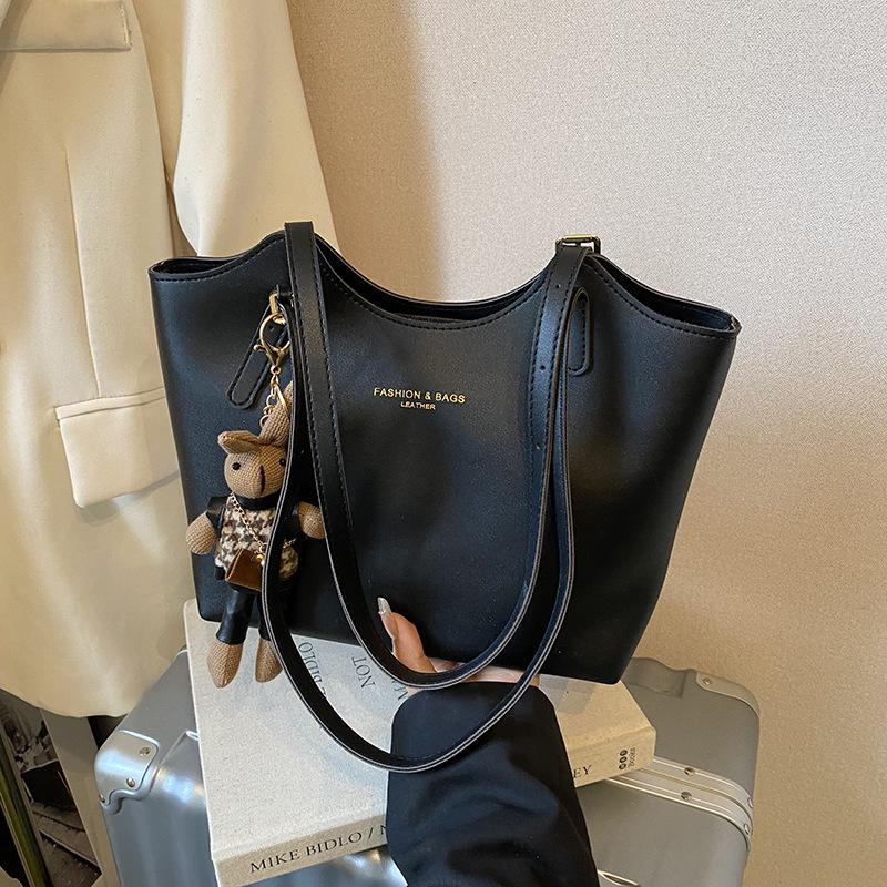 Retro Bag Women's Large-capacity New Autumn and Winter Versatile Simple Shoulder Bag Fashionable Commuter Tote Bag