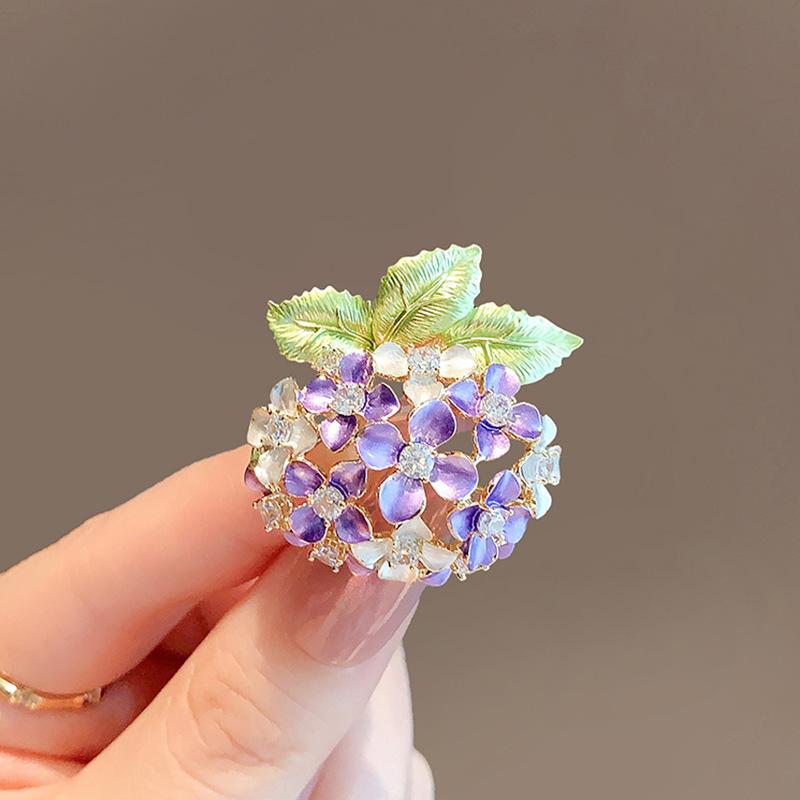 Chic Butterfly Brooch for Women - High-End Fashion Corsage