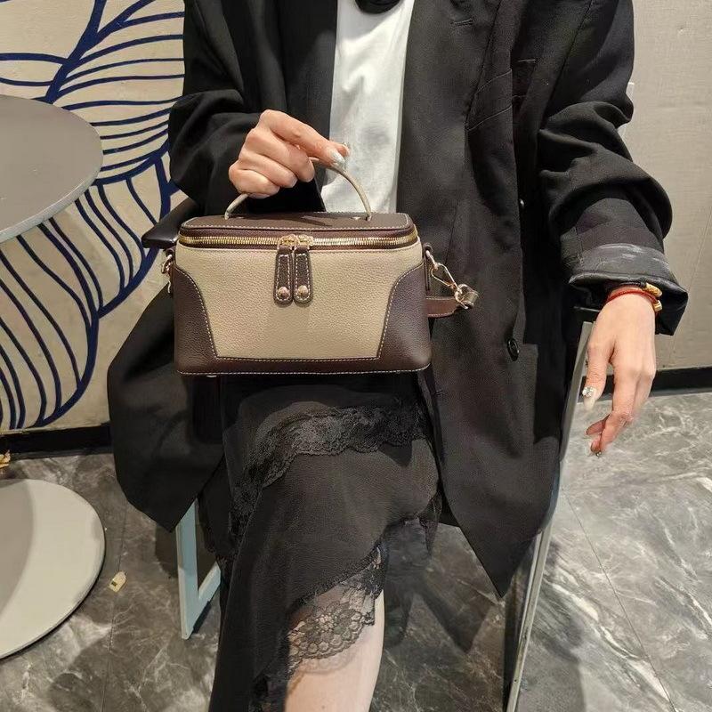 25 New Style Real Leather Women's Bag TC Top Layer Cowhide Metal Buckle Decoration Color Fashion Retro Handheld  Shoulder Bag