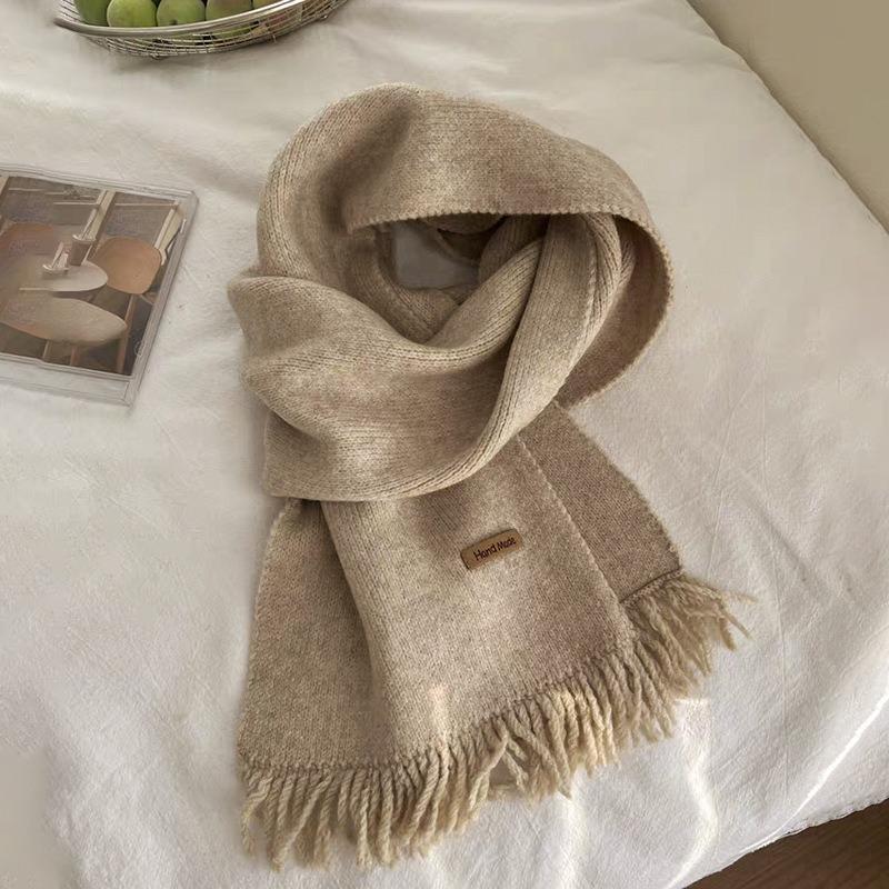 Autumn and Winter Atmosphere Fringed Knitted Scarf High-end Warm Versatile Student Instant Noodle Scarf