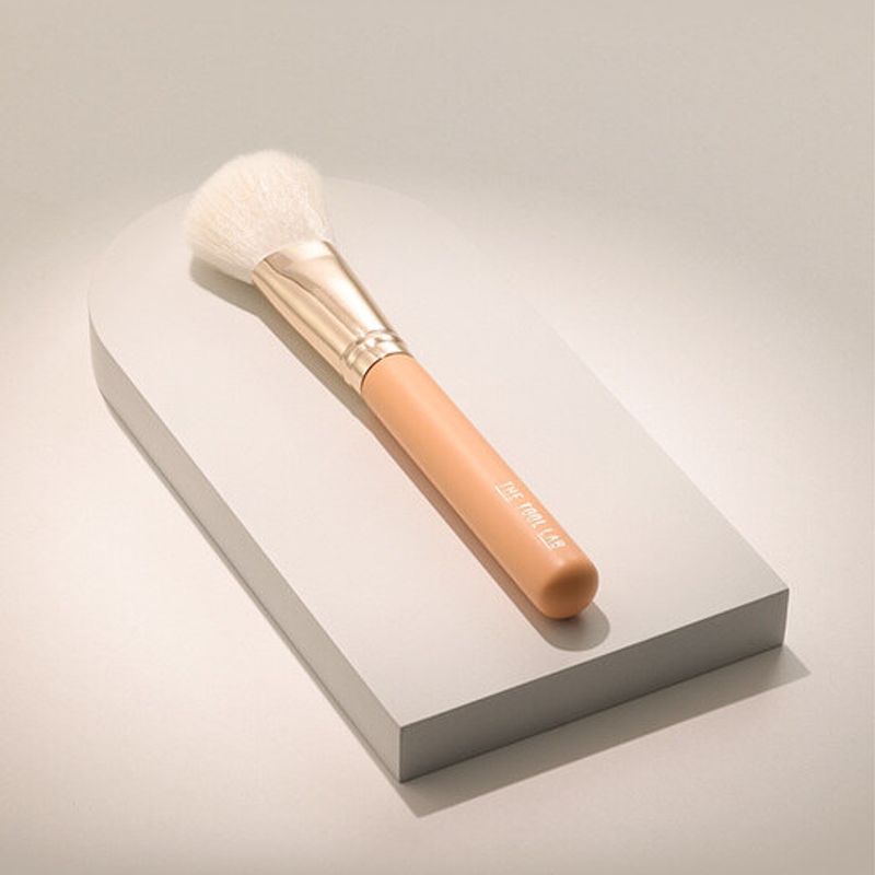 [Smooth V-Line] The Tool Lab 155 Angle Blusher & Shading
