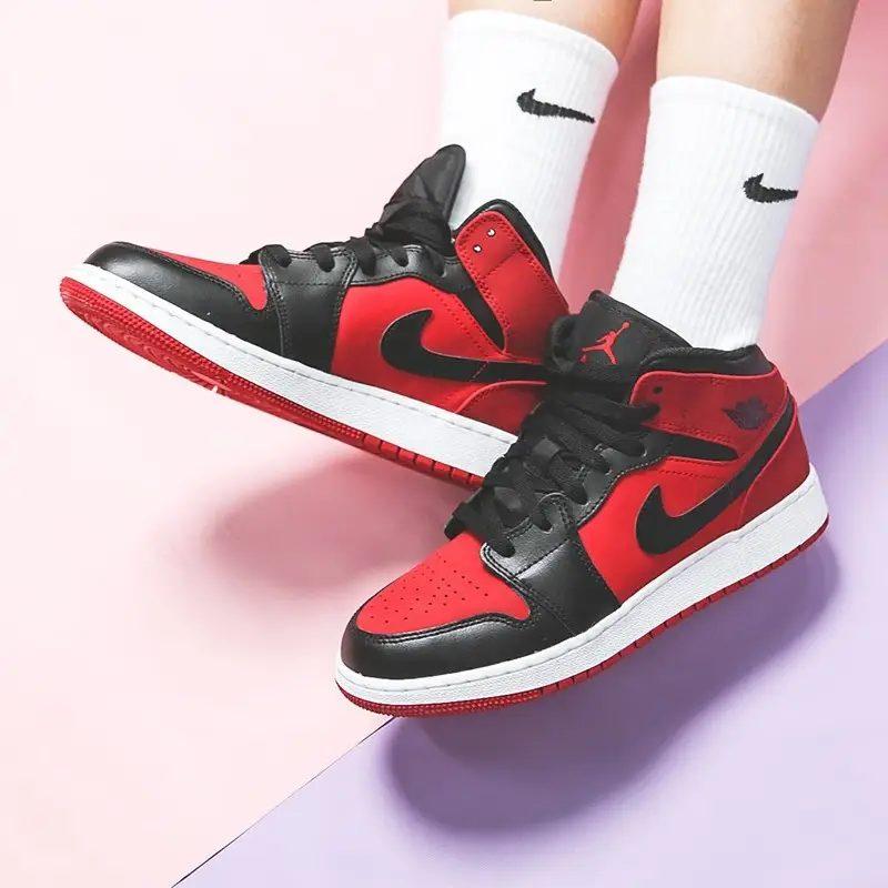 Jordan 1 Mid Gym Red Black GS 554725-610