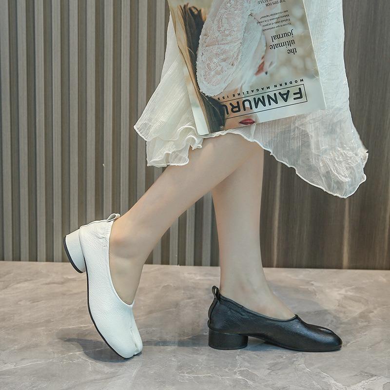 Split-toed pig's trotters shoes women's autumn and winter new retro thick heel rubber band niche design horseshoe shoes fashion single shoes women