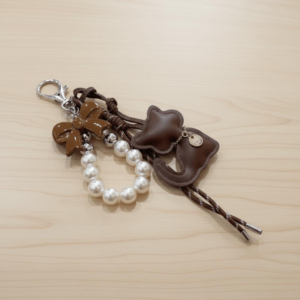 INS Pearl String Leather Cat Pendant Cartoon Cute Key Ring Bowknot Creative Bag Hanging Charms Backpack Charms