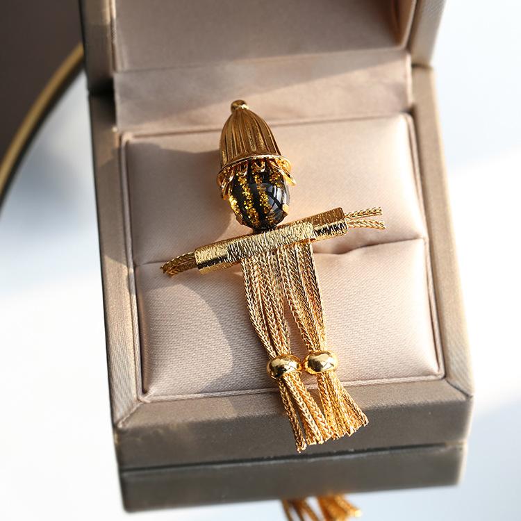 

Красивая темпераментная брошь-пугало в европейском и американском стиле в стиле ретро, ​​золотой корсаж, костюм, кардиган, аксессуары для шеи, булавка