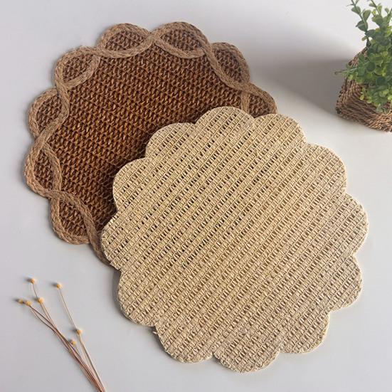 Woven Placemat Heat Insulation Non-Slip Table Mat Retro Petal Shape Dining Mat