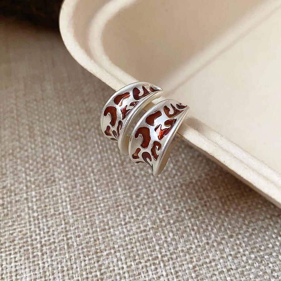 French retro autumn and winter geometric leopard print earrings stud earrings personalized earrings design sense niche