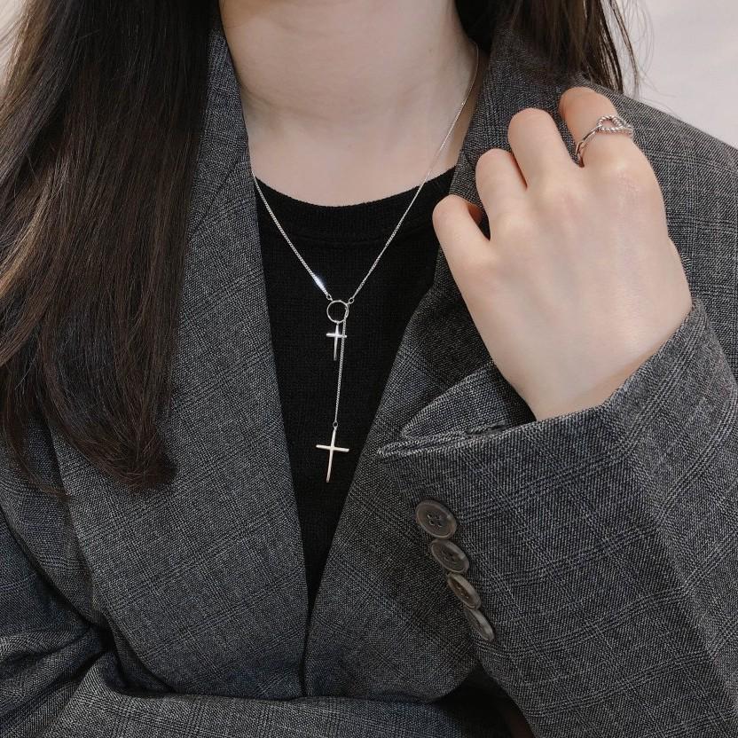 Elegant S925 Sterling Silver Water Drop Necklace - Women's Luxury Niche Design Choker with a Simple, Trendy Style.