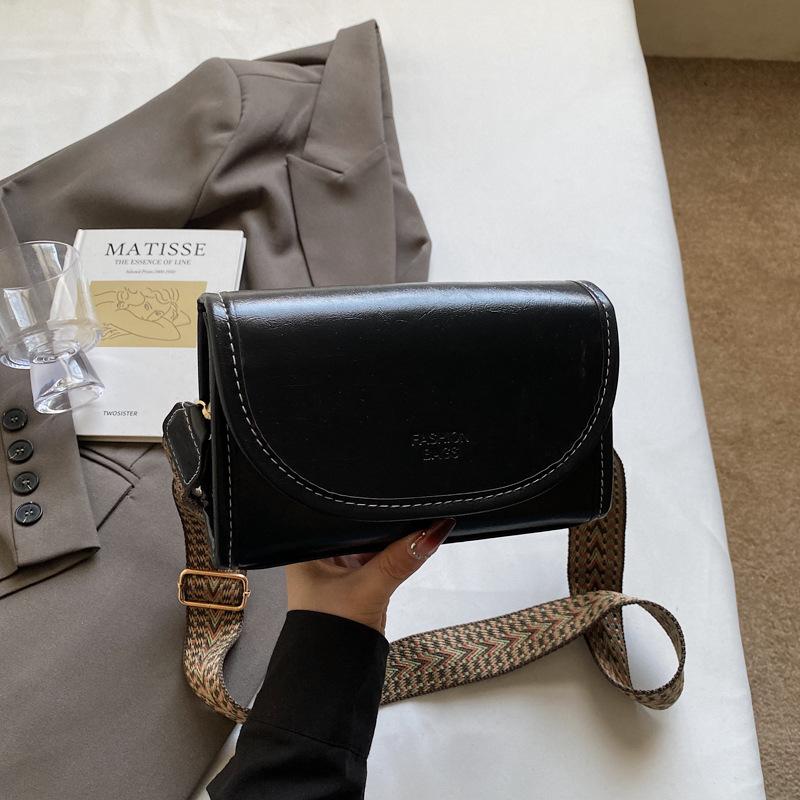 Simple Retro Fashion Trend Versatile Casual Wide Shoulder Strap Comfortable Shoulder Messenger Bag Small Square Bag Women's Bag