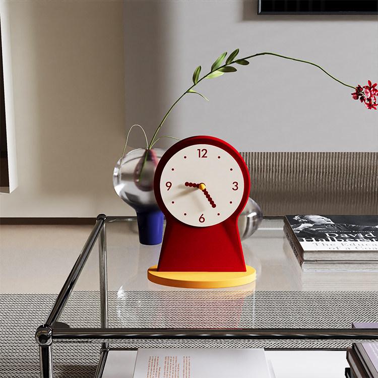 Elegant Desktop Clock Ornament: Creative Small Living Room & Bedside Table Display