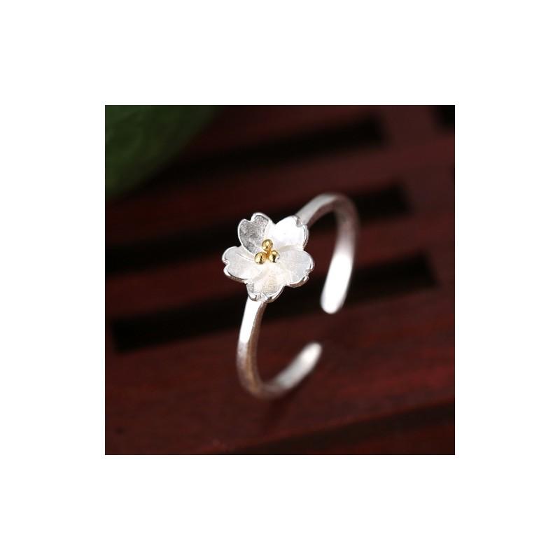 

Exquisite 925 Silver Floral Ring With Unique Flower Design For Everyday Wear