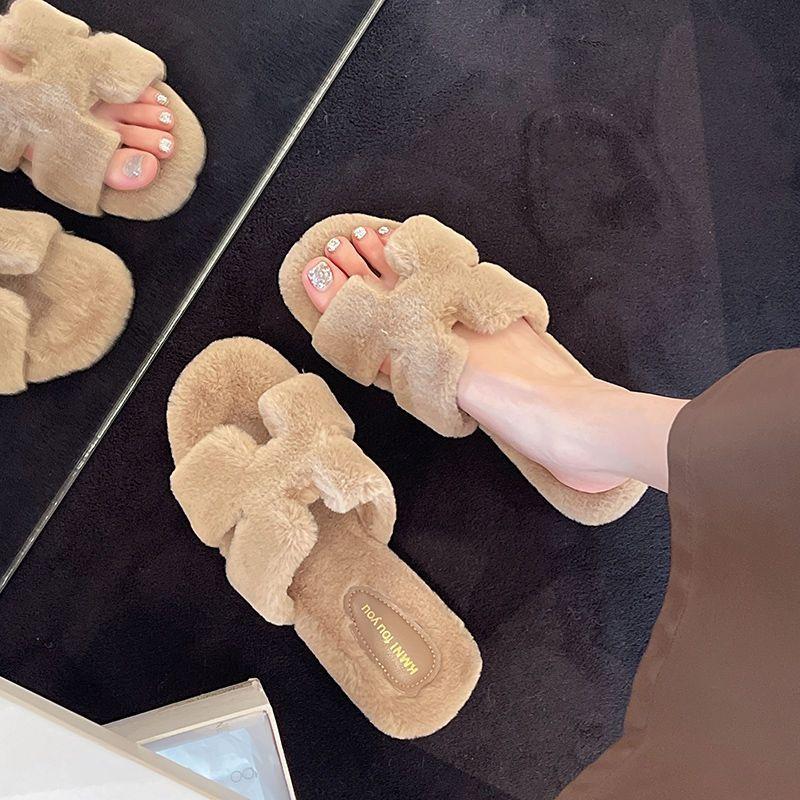 Black and White Fluffy Slippers for Women To Wear Autumn Models 2025 Super Soft Waxy Mink Hair Flat Bottom High-end One-word Cotton Mop