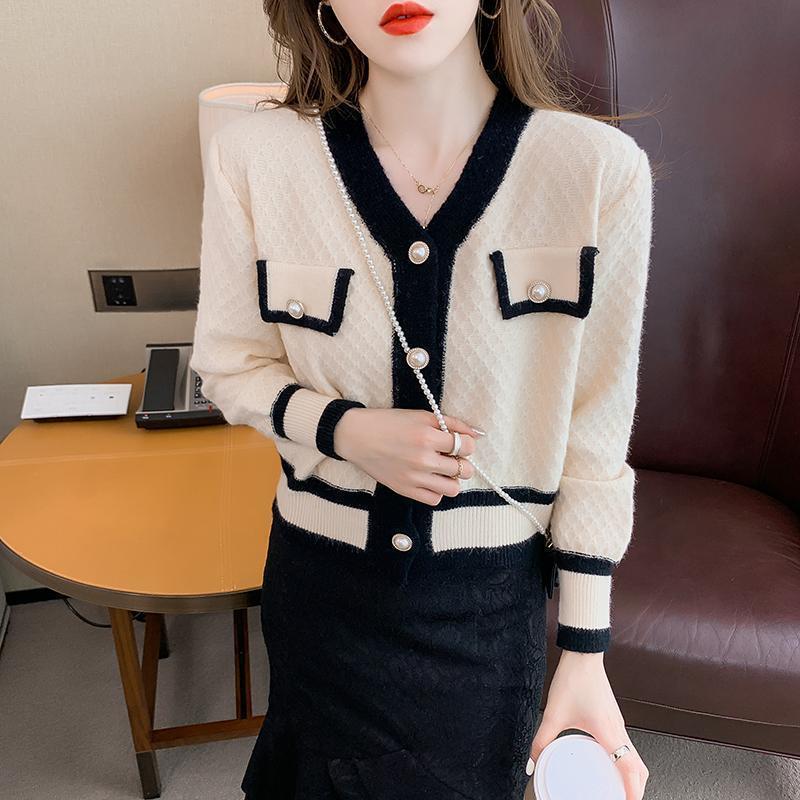 New Versatile Sweater Cardigan Trendy Spring and Autumn High-end Short Knitted Top Women's Design Niche Coat