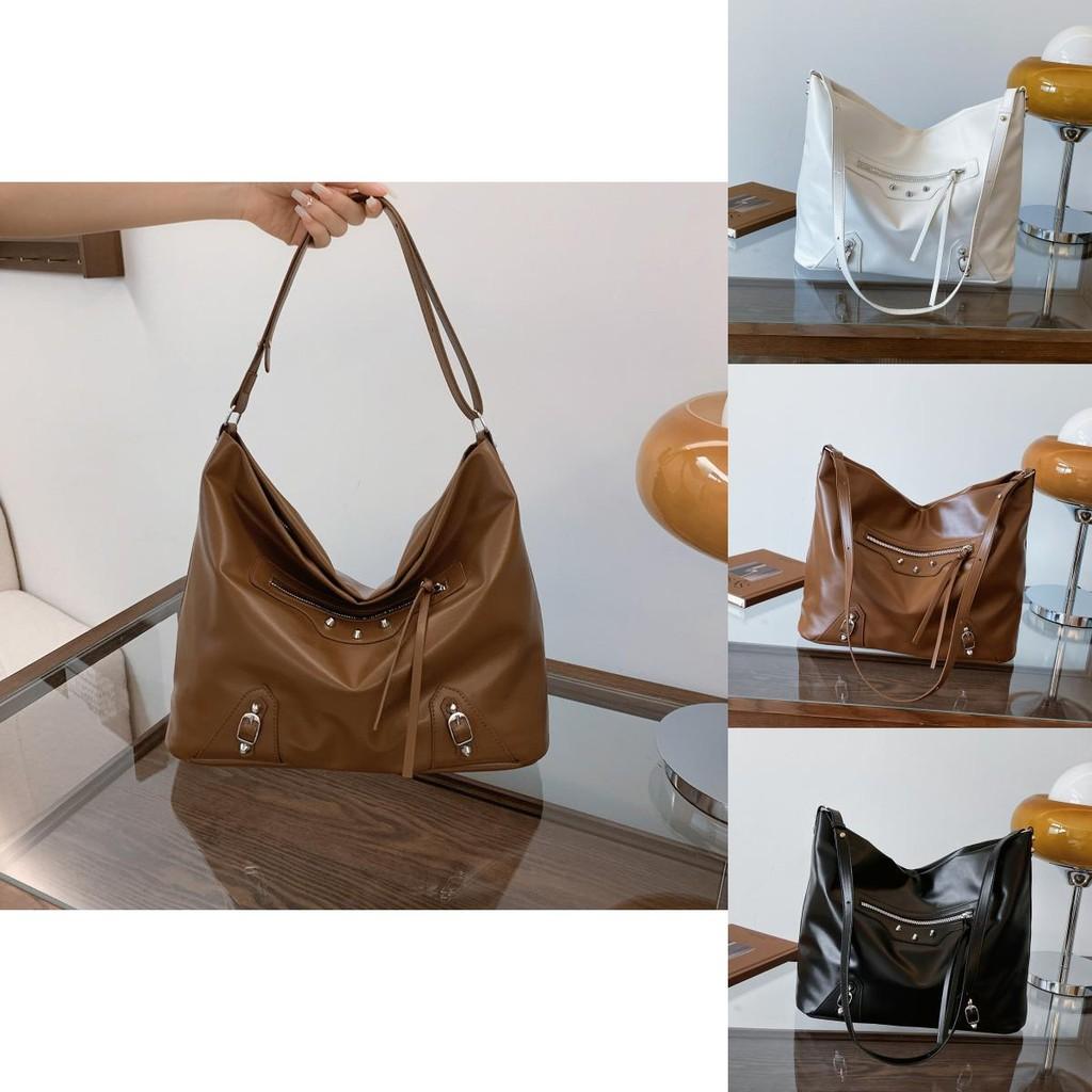 Stylish Vintage Shoulder Bag For Women Large Capacity Tote Bag In Black Cream Brown