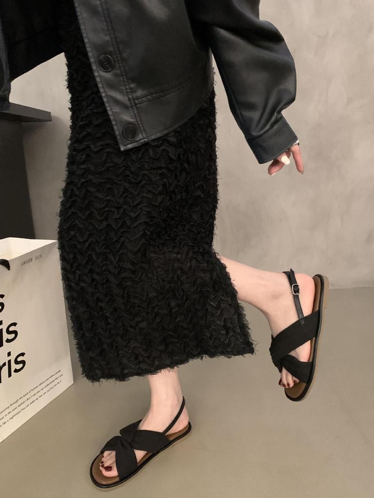 2025 Spring And Autumn New Fashion Hundreds Of Fashionable Roman Small Sandals Female Fairy Wind Flat Bottom French A Word Strap