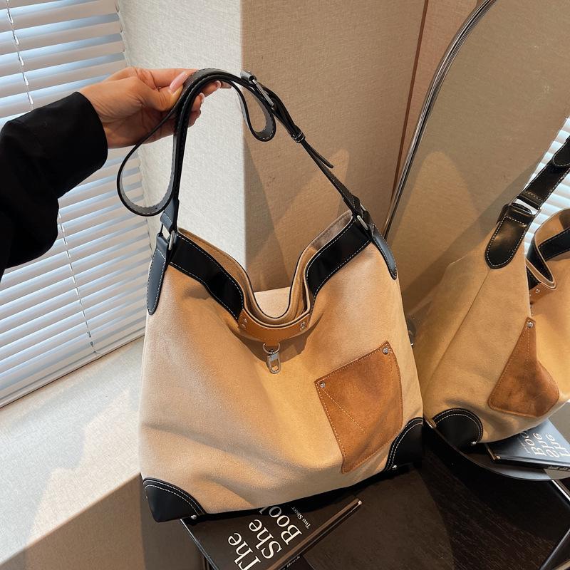 Retro Bag Women's Large Capacity 2025 New Autumn and Winter Versatile Simple Shoulder Bag Popular Commuter Tote Bag This Year