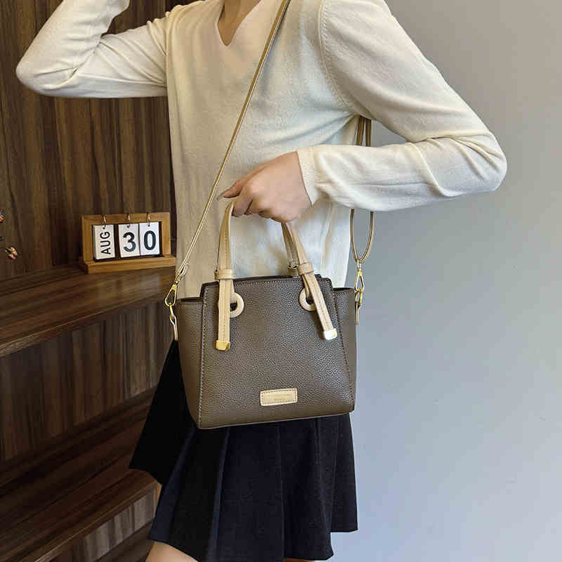 

Модные осенние кофейные женские сумки кроссбоди Новая повседневная сумка-тоут из искусственной кожи Сумка-ведро для леди Маленькие повседневные сумки