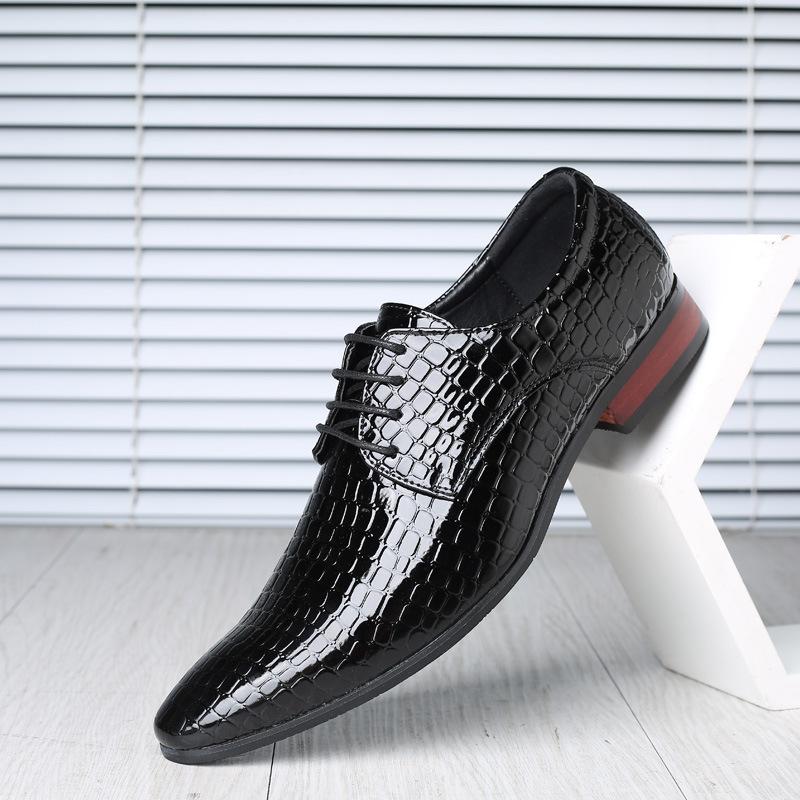 2025 New Men's Pointed Leather Shoes Hairstylist Trend Small Leather Shoes Glossy Stone Pattern British Korean Version Men's Shoes