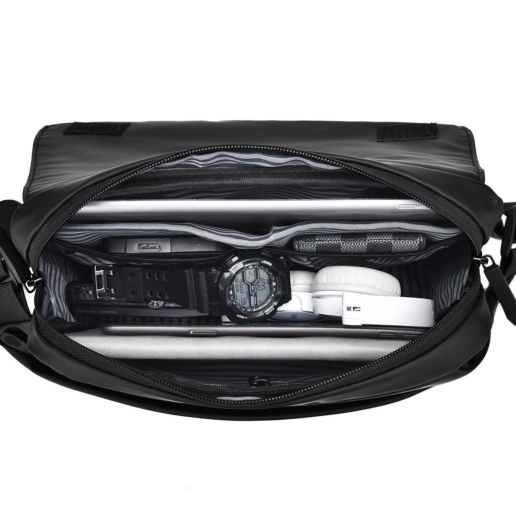 Men's Motorcycle Crossbody Bag Water-proof Multifunctional Chest Bag Trendy and Cool Slant Shoulder Bag