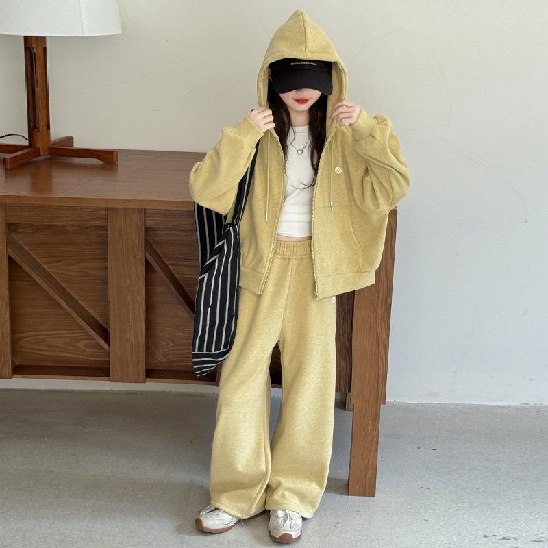 

Осень 2025 Мода для девочек Спортивный костюм-двойка: Комплект: куртка с капюшоном и брюки широкого кроя 170 cm жёлтый