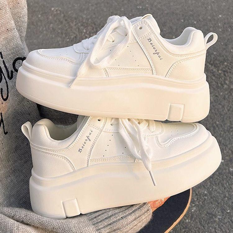 Popular muffin sole autumn heightening platform white shoes 2025 new chic board shoes versatile sports and leisure shoes