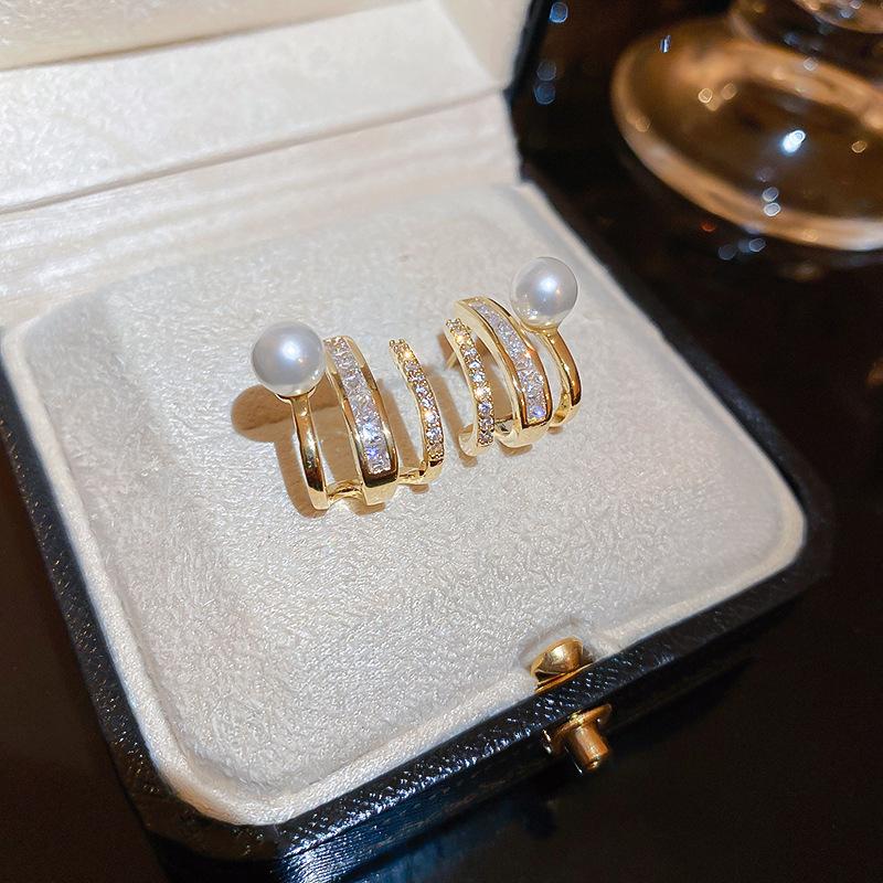 Zircon Irregular Round Pearl Earrings Light Luxury Premium Stud Earrings French Exquisite Versatile Earrings