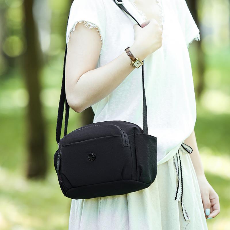 Borsa a tracolla leggera in nylon con tasca frontale con cerniera Borsa a spalla casual da donna per viaggi quotidiani