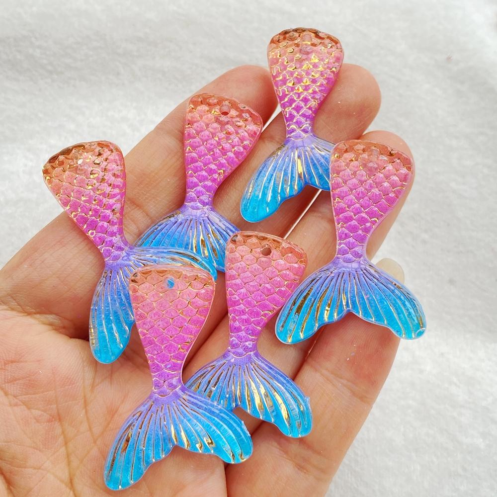 10 Stück Gemischte Glänzende Farbige Meerjungfrauenflosse Mit einem Loch für Scrapbooking, Hochzeitsdekoration & DIY Schmuckherstellung Zubehör