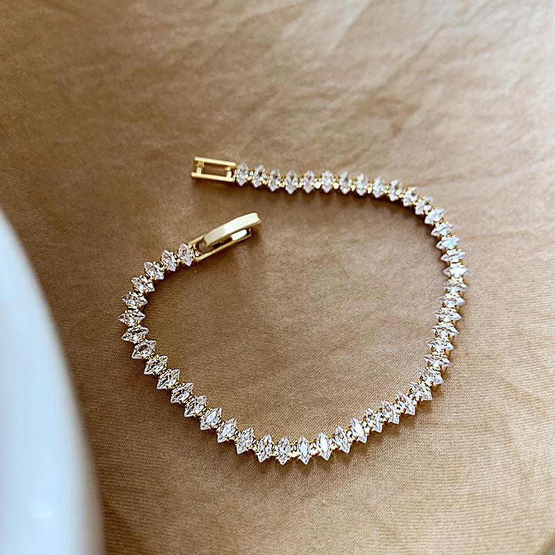 Female Minimalist Fashionable High-end Exquisite and Niche Bracelet