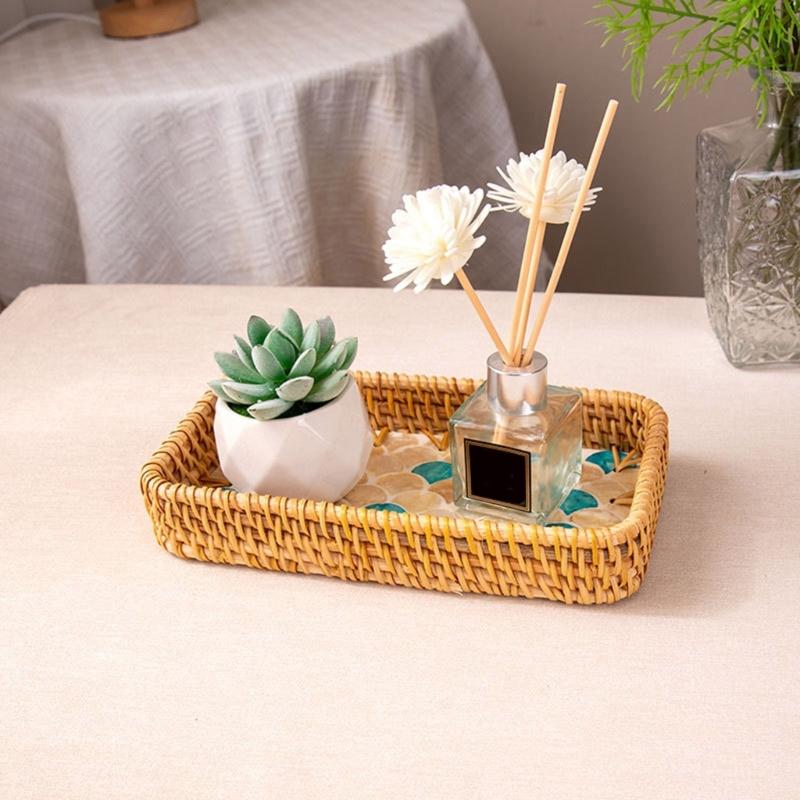Fashionable Large Capacity Rattan Tray with Handmade Craftsmanship Home Decoration for Snacks Fruits and Desserts