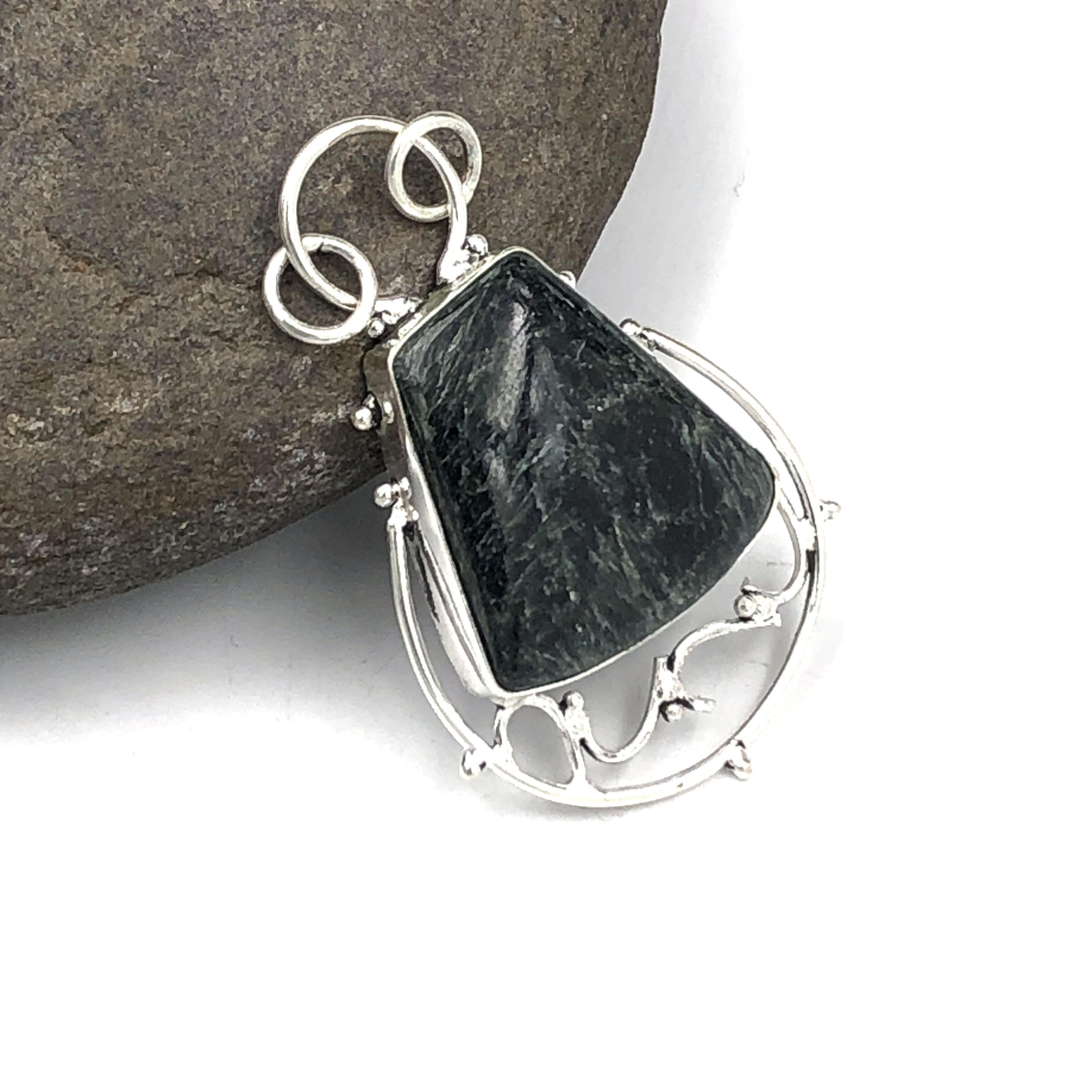 Natural Seraphinite Gemstone 925 Sterling Silver Jewelry Designer Pendant 2.01  AJP-151