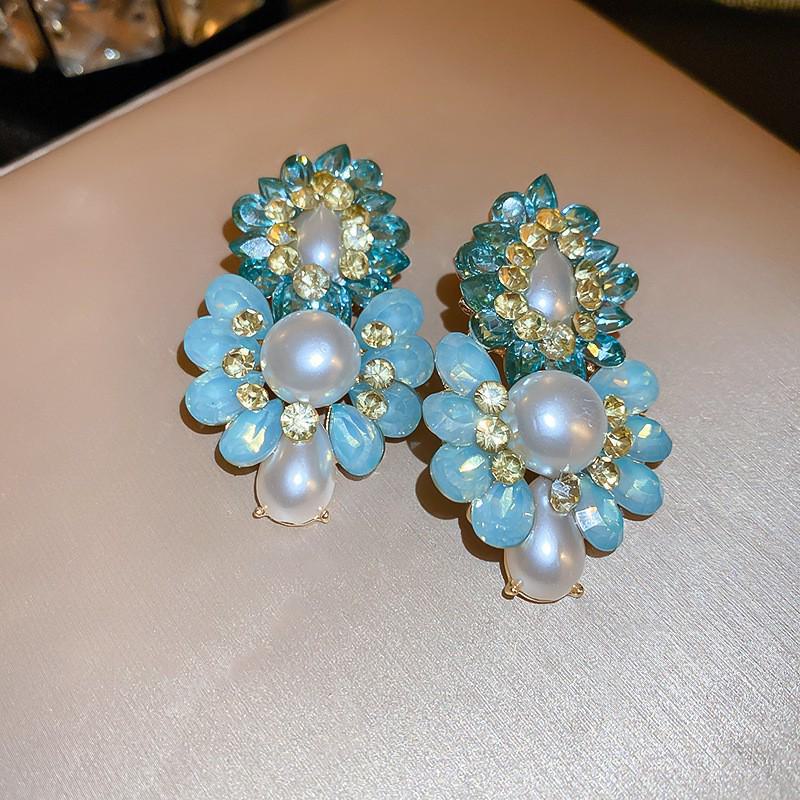 "Vintage Silver Needle Diamond Snake Earrings for Women – Light Luxury, High-End Style"