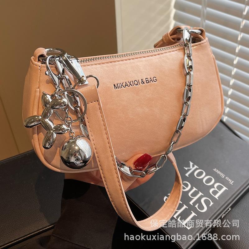 Super fire small bag women's retro versatile 2025 new fashion shoulder messenger bag women's popular underarm small square bag