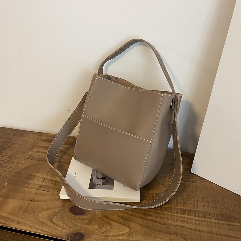 New Retro Solid PU Leather Women‘s Handbag Commute All Match Large Capacity Crossbody Bag Fashion Versatile Simple Shoulder bag