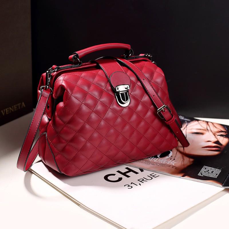 Women's Retro Doctor Bag - Stylish Diamond Pattern Crossbody Handbag