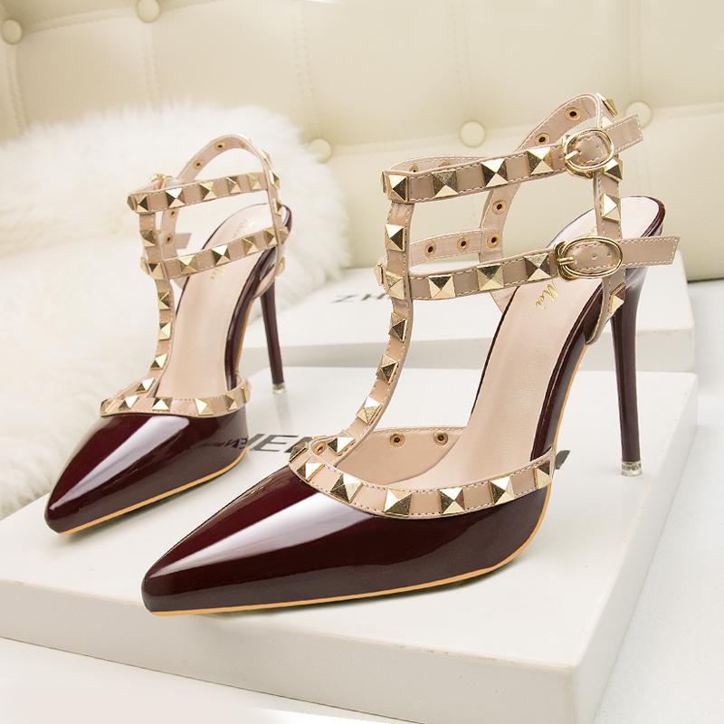 Fashion Fashion Sexy Women's Stiletto Heels Pointed Toe Shoes with Rivet Cutout Two-Strap Design Ladies Shallow Mouth Zapatos Mujer